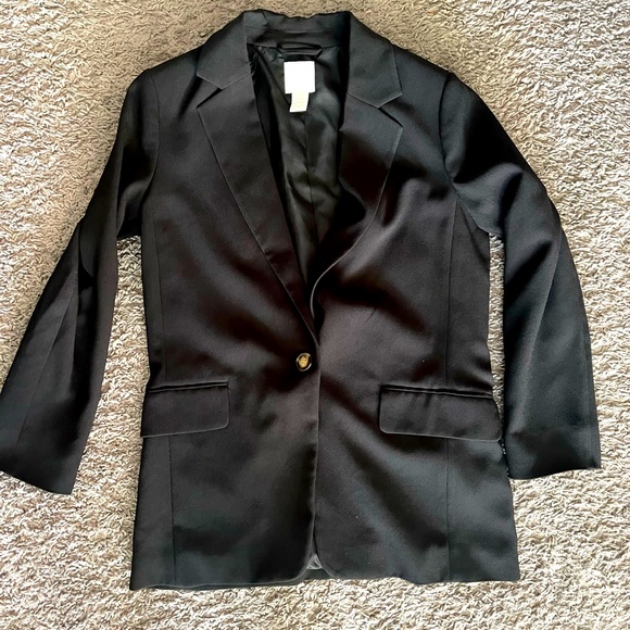 H&M Jackets & Blazers - H&M ladies size XS black blazer